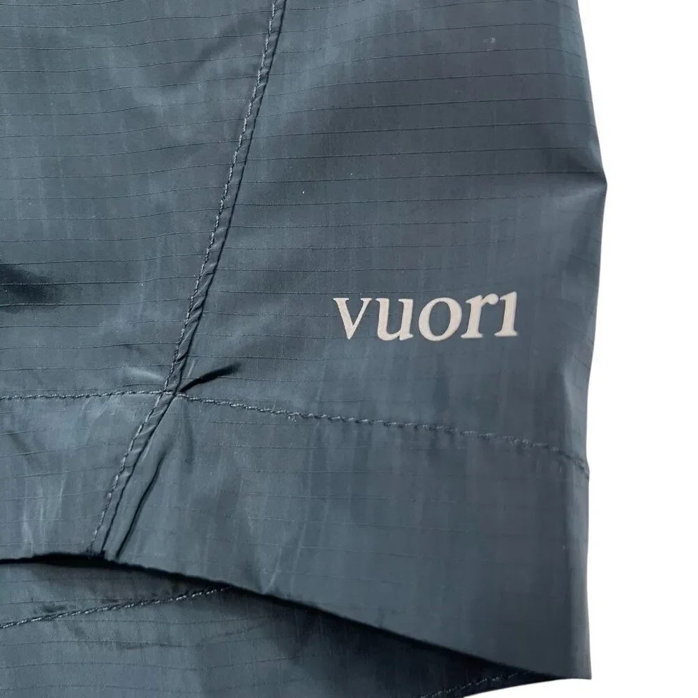 Vuori Men's Daybreak Windbreaker Lightweight Jacket in Navy Blue Size Medium